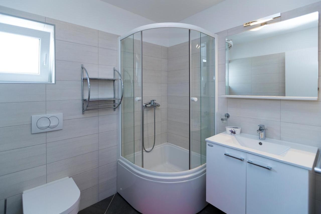 Apartman Lara ซริกเวนิซา ภายนอก รูปภาพ