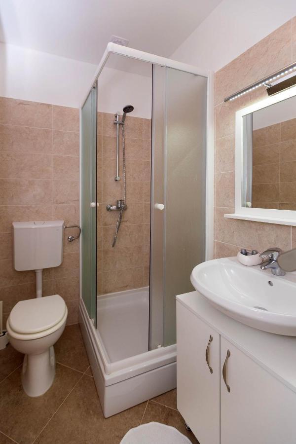 Apartman Lara ซริกเวนิซา ภายนอก รูปภาพ