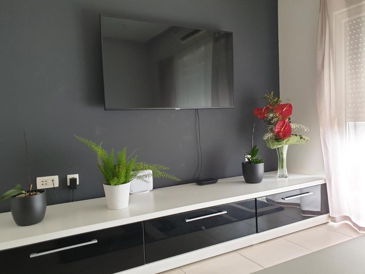 Apartman Lara ซริกเวนิซา ภายนอก รูปภาพ
